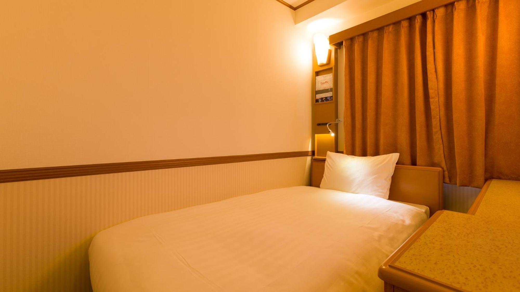 Toyoko Inn Tokyo Shinagawa Aomono-Yokocho-Eki Szoba fotó